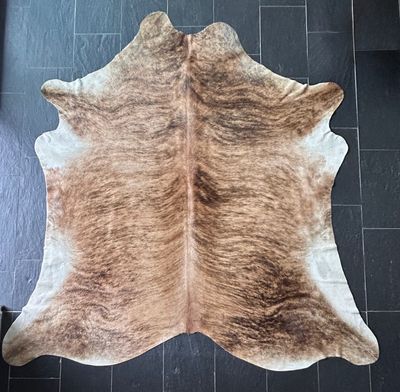 Kuhfell Exoten hell OG2958 – Unikat mit Maserung, Fell-Shop.ch
