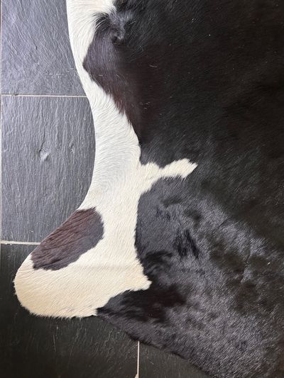 Fell-shop_Kuhfell_schwarz-weiss