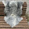 Fell-shop_tibetischesLammfellnaturgrau