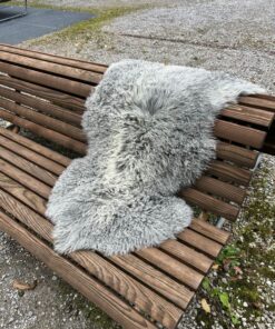 Fell-shop_tibetischesLammfellnaturgrau