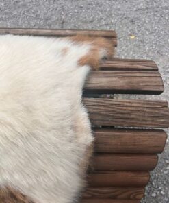 Lammfell naturbunt kurzhaarig, vanilleweiss mit intensiv braunem Nacken, 111×55cm