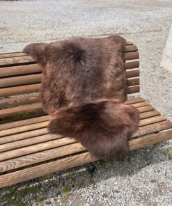 Englisches Lammfell naturbunt intensivbraun samtig weich L Unikat Teddybär – Fell-shop.ch Zürich