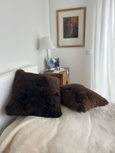 Fell-shop_LammfellKissenNaturbraun