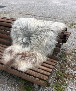 Isländisches Lammfell Dreifärber grau weiss braune Spitzen XL Unikat – Fell-shop.ch Zürich