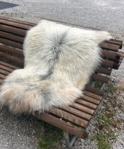 Isländisches Lammfell vanilleweiss grauer Aalstrich braune Spitzen XL Unikat – Fell-shop.ch Zürich